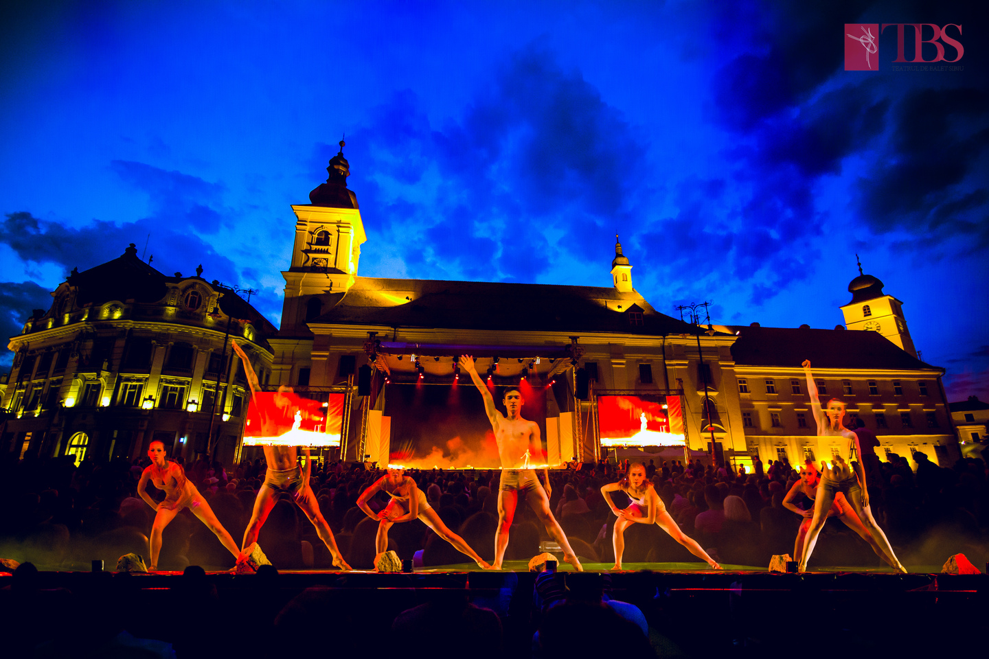 Teatrul de Balet Sibiu dansează în Piața Mare, după o pauză de trei ani. 